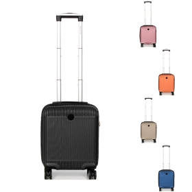 Walizka podróżna na kółkach...